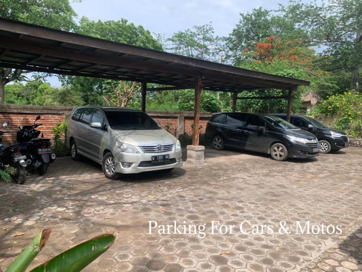Sunia Loka Bungalows & Dive Center ペムテラン エクステリア 写真