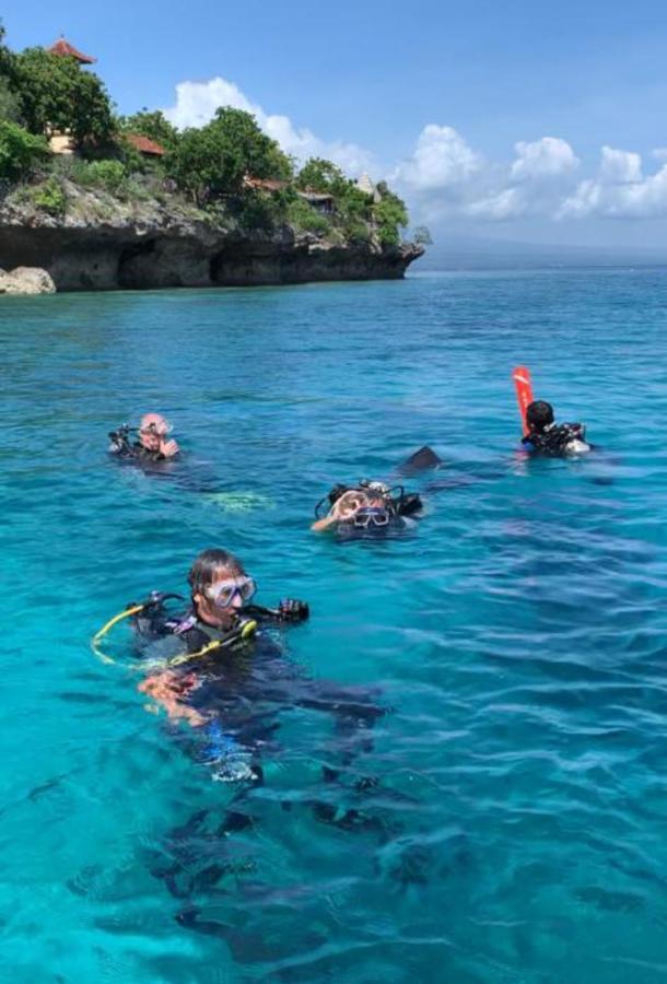 Sunia Loka Bungalows & Dive Center ペムテラン エクステリア 写真