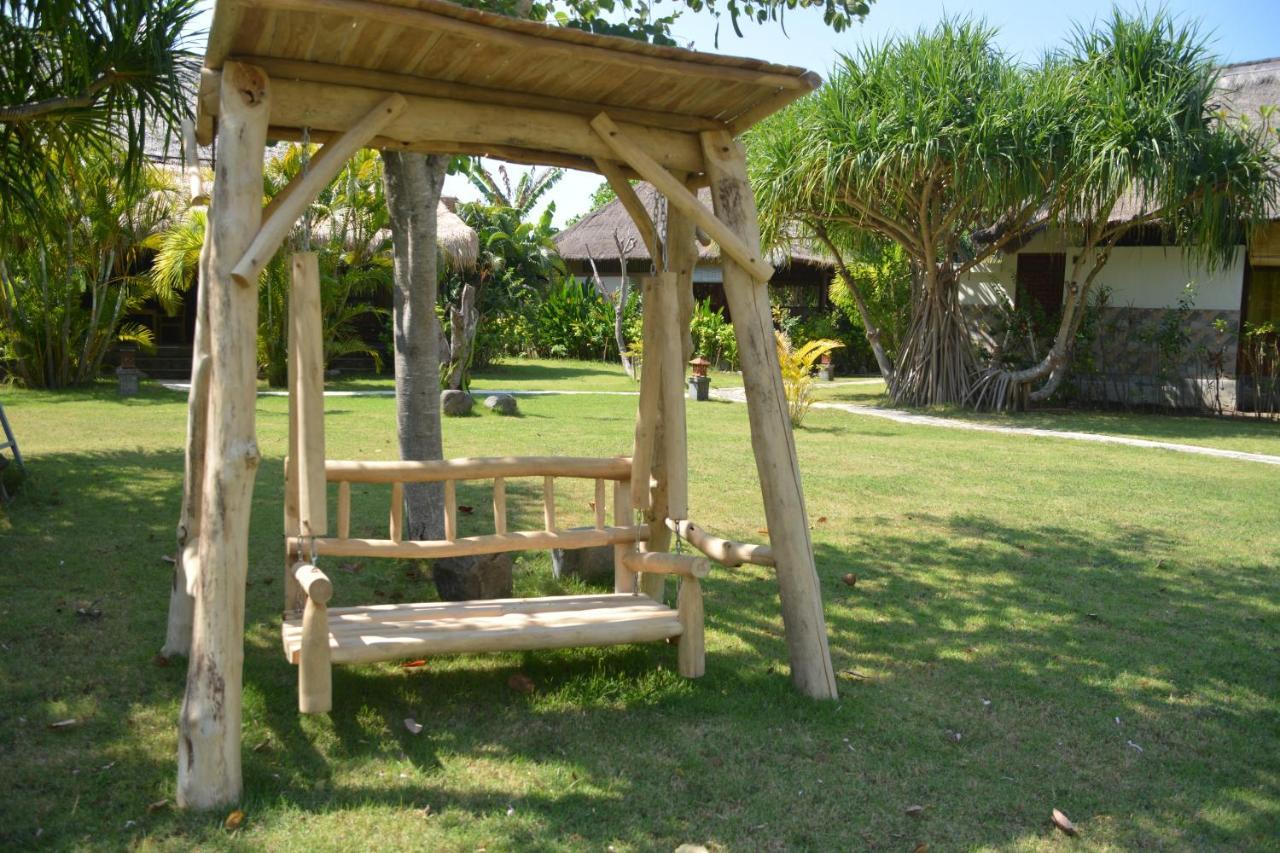 Sunia Loka Bungalows & Dive Center ペムテラン エクステリア 写真