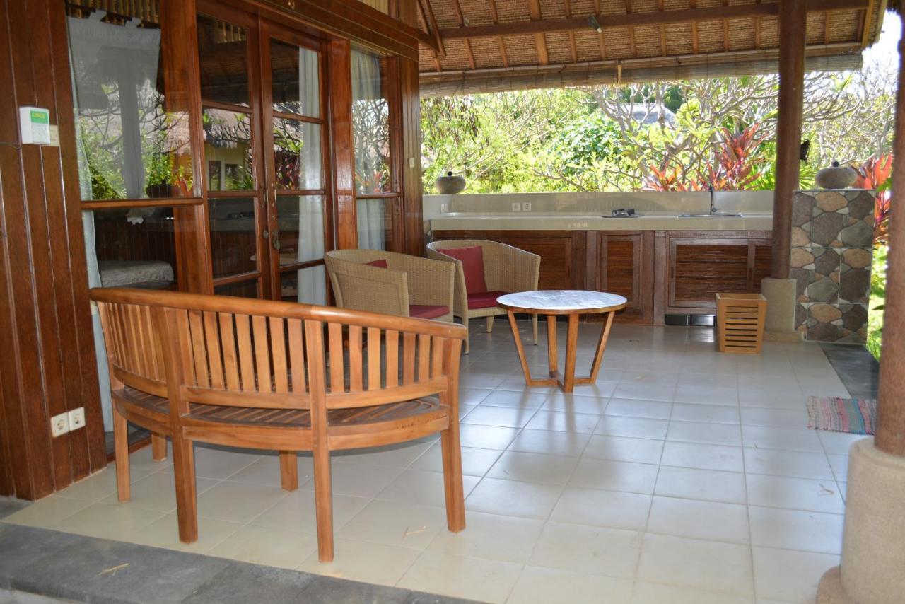 Sunia Loka Bungalows & Dive Center ペムテラン エクステリア 写真