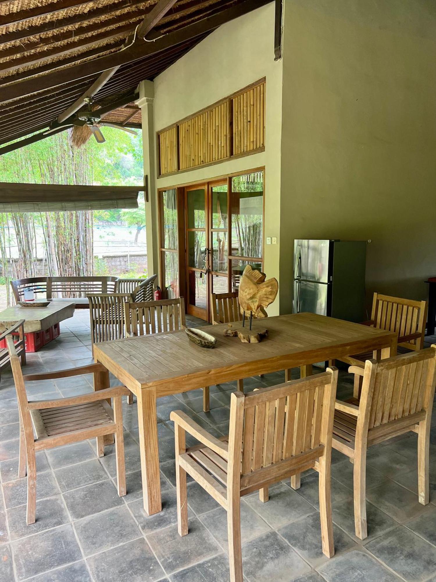 Sunia Loka Bungalows & Dive Center ペムテラン エクステリア 写真